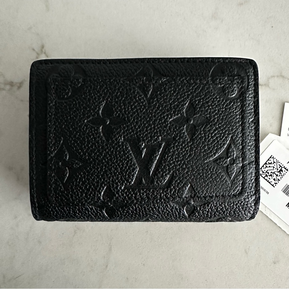 ❌SOLD❌ Louis Vuitton Clea Wallet